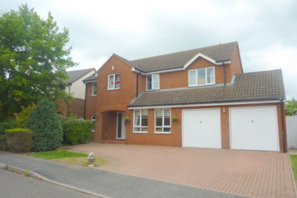 Newton Longville - A well presented Four bedroom detached property situated within a cul-de-sac, located on the sought after village of Newton Longville, on the outskirts of Milton Keynes.� Offering downstairs cloakroom, study, two en-suites, part converted garage, conservatory, utility room, an extensive rear garden, no upper chain, A MUST VIEW. - Photo 1